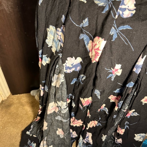 143. Floral short sleeve Jumpsuit/romper - Picture 5 of 8